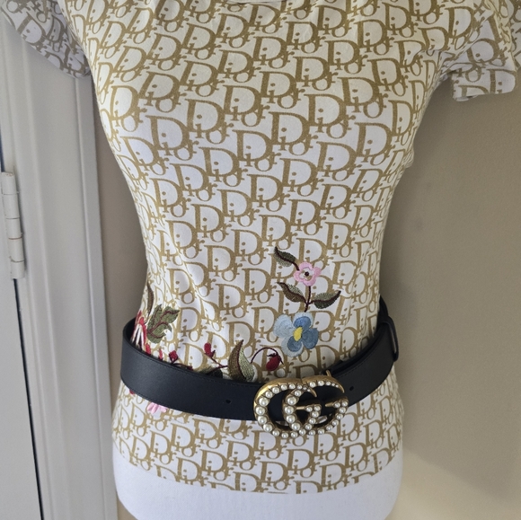 Gucci Black Belt with Gold Pearl Buckle - Like New - Picture 7 of 7